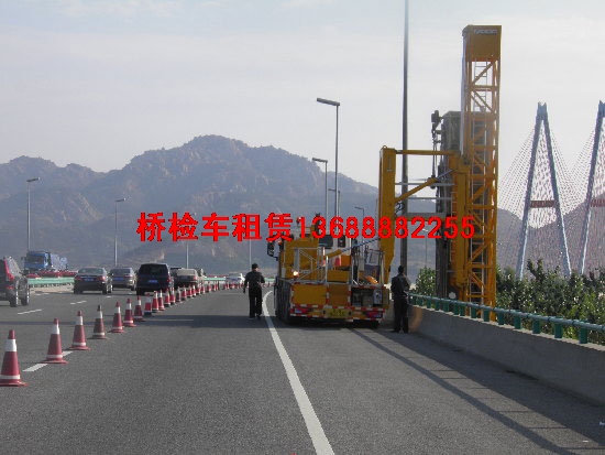 22米桁架式橋梁檢測(cè)車作業(yè)現(xiàn)場